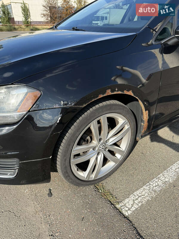 Хетчбек Volkswagen Golf 2014 в Києві