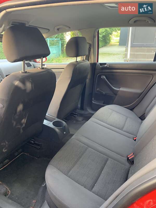 Хетчбек Volkswagen Golf 2004 в Трускавці