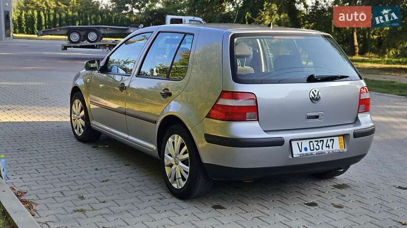 Хетчбек Volkswagen Golf 2003 в Тернополі