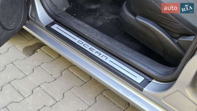 Хетчбек Volkswagen Golf 2003 в Тернополі