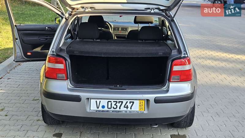 Хетчбек Volkswagen Golf 2003 в Тернополі