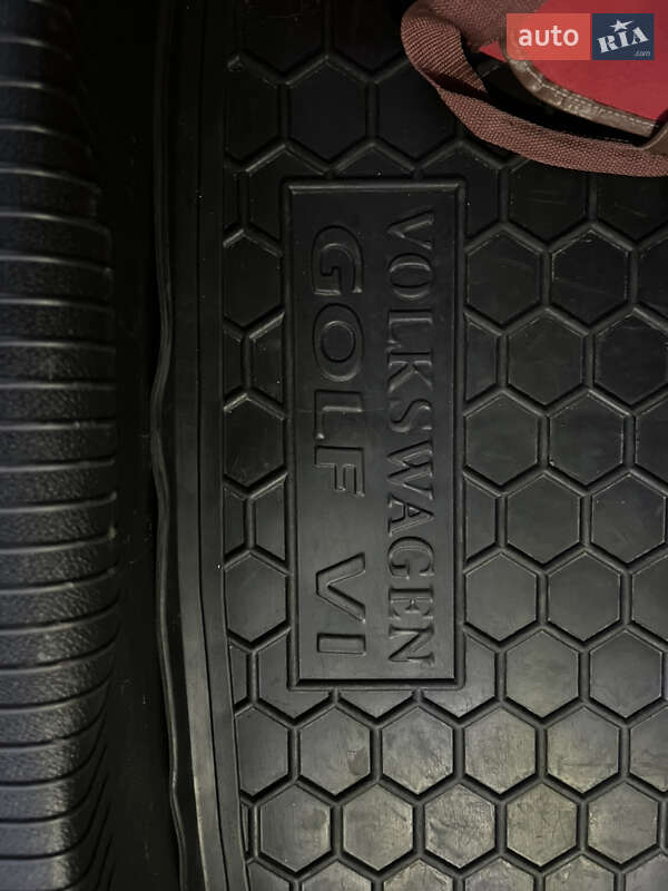 Хетчбек Volkswagen Golf 2009 в Мукачевому