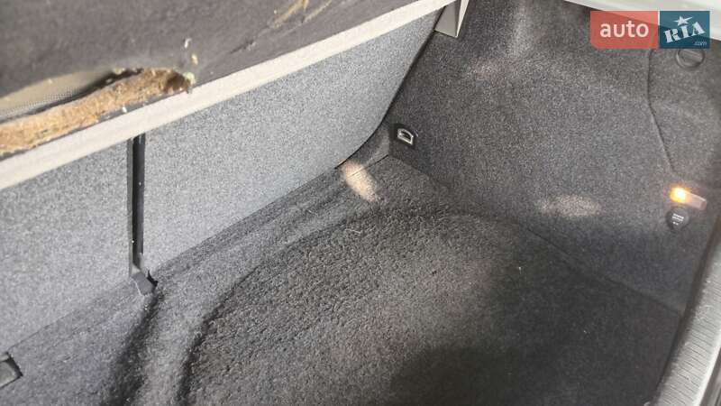 Хэтчбек Volkswagen Golf 1998 в Ужгороде