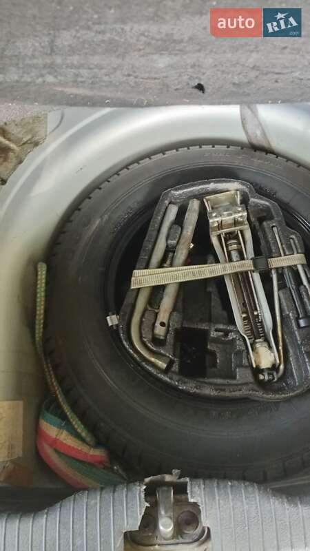 Хэтчбек Volkswagen Golf 1998 в Ужгороде