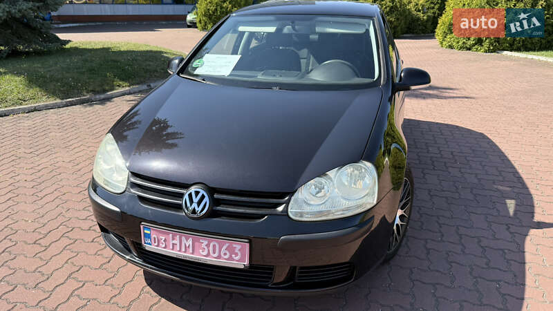 Хэтчбек Volkswagen Golf 2005 в Хмельницком