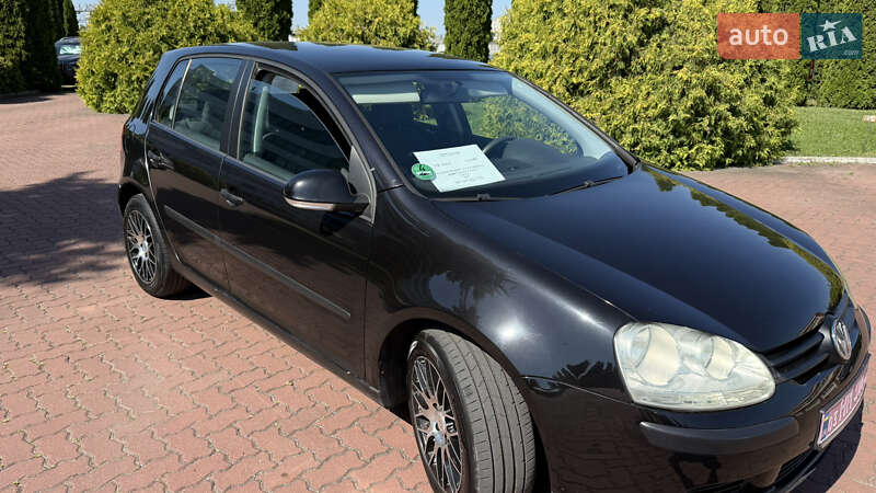 Хэтчбек Volkswagen Golf 2005 в Хмельницком