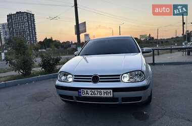 Хетчбек Volkswagen Golf 2000 в Кропивницькому