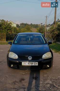 Хэтчбек Volkswagen Golf 2004 в Львове