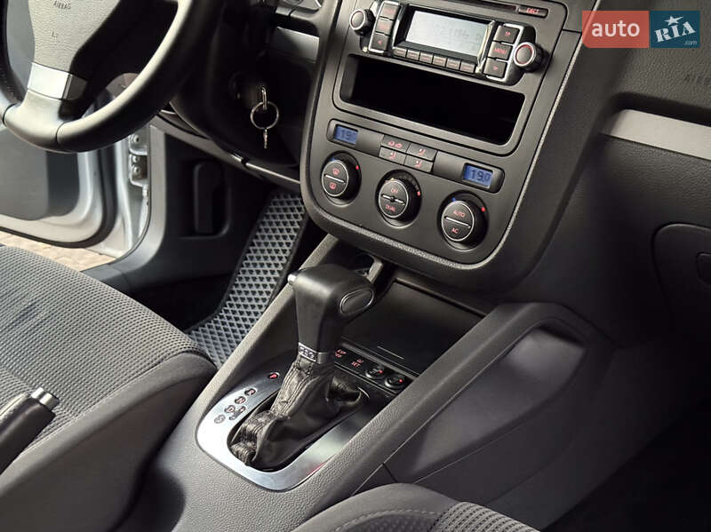 Універсал Volkswagen Golf 2009 в Миколаєві