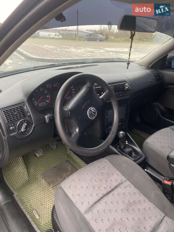 Універсал Volkswagen Golf 1999 в Мостиській