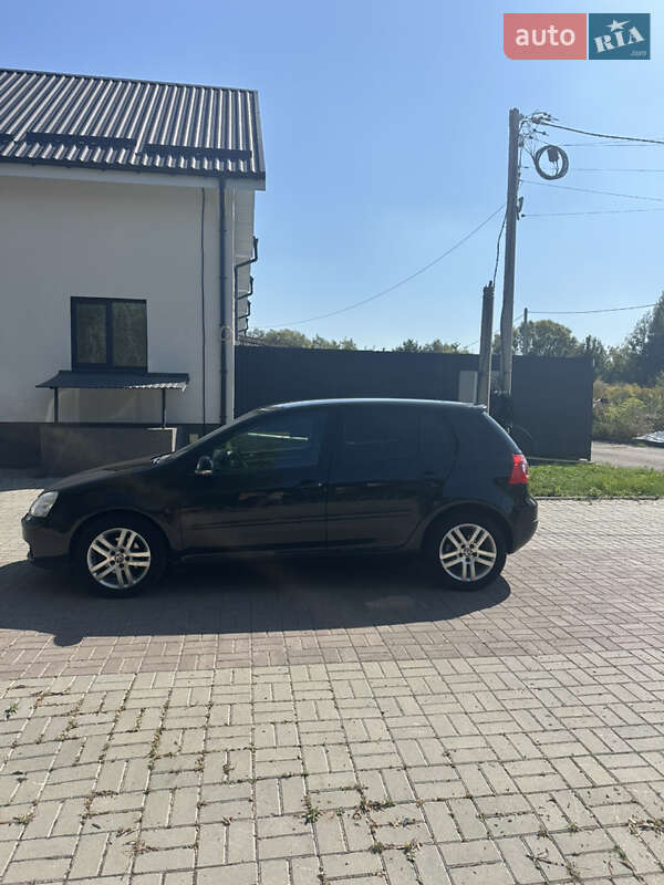 Хетчбек Volkswagen Golf 2006 в Білогородці