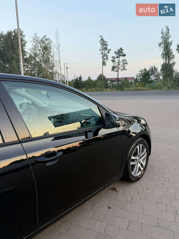 Хэтчбек Volkswagen Golf 2009 в Луцке
