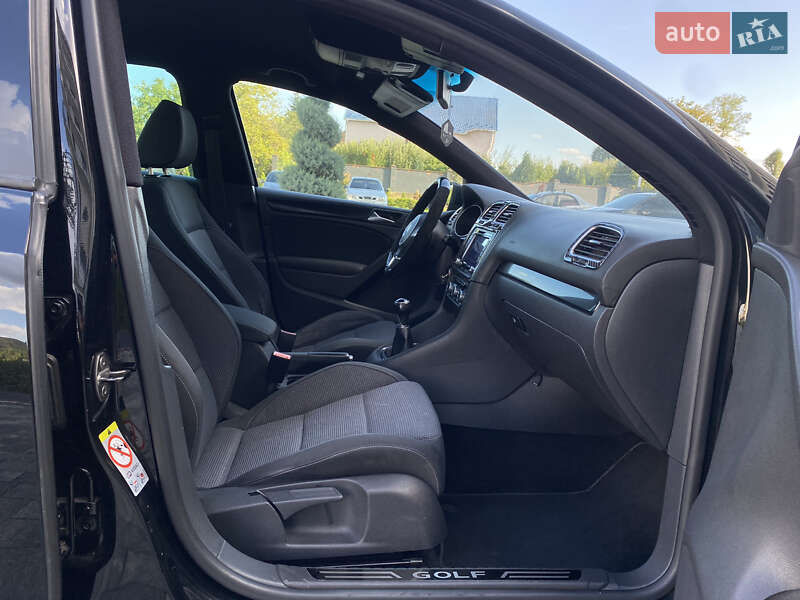 Хэтчбек Volkswagen Golf 2009 в Мукачево