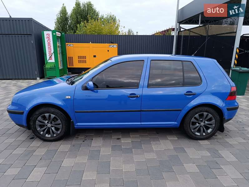 Хетчбек Volkswagen Golf 2001 в Полтаві