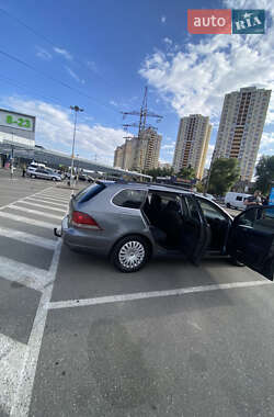 Универсал Volkswagen Golf 2010 в Киеве