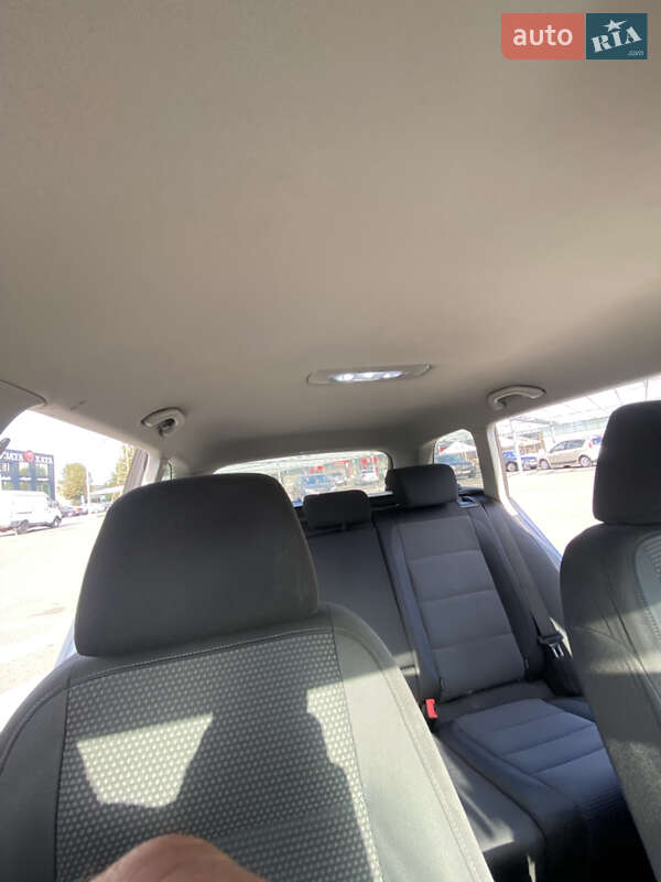 Универсал Volkswagen Golf 2010 в Киеве