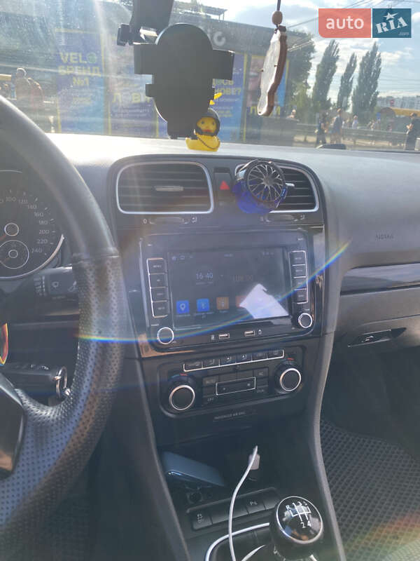 Универсал Volkswagen Golf 2010 в Киеве