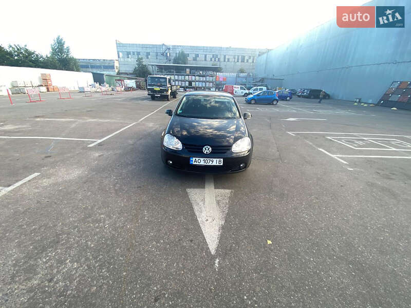 Хэтчбек Volkswagen Golf 2006 в Киеве