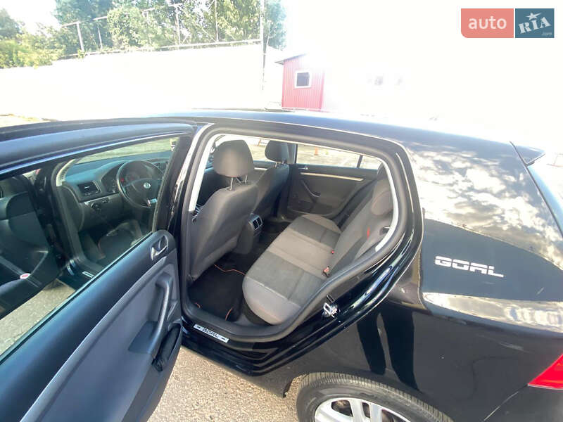 Хэтчбек Volkswagen Golf 2006 в Киеве