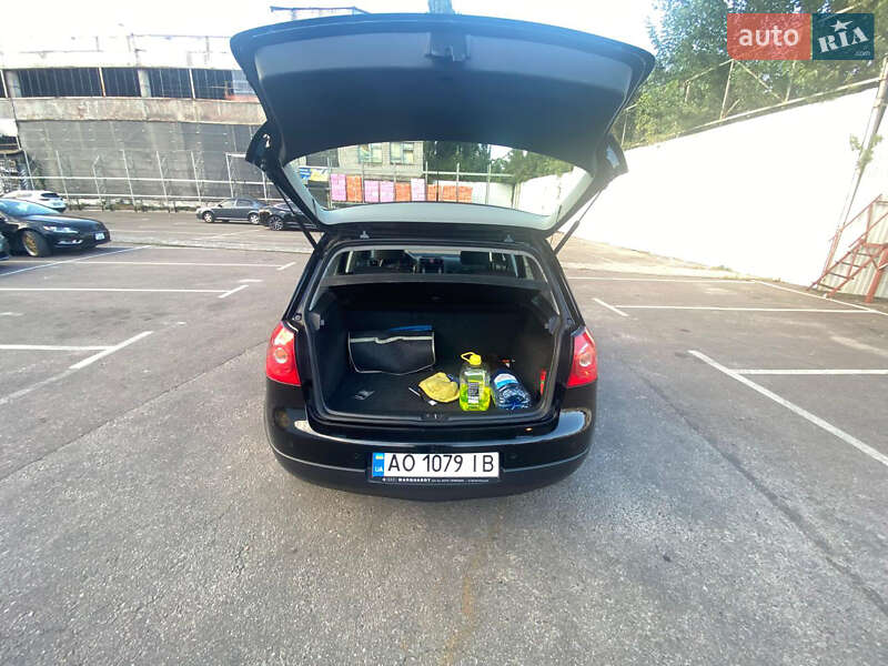 Хэтчбек Volkswagen Golf 2006 в Киеве