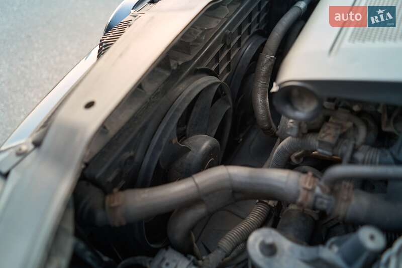 Хэтчбек Volkswagen Golf 2004 в Кременчуге