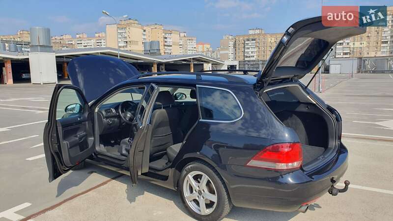 Универсал Volkswagen Golf 2011 в Киеве