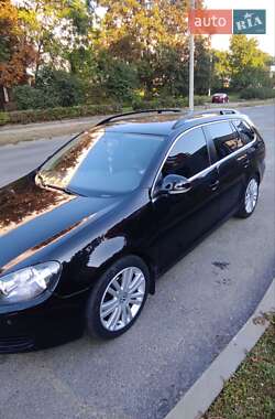 Універсал Volkswagen Golf 2010 в Тернополі