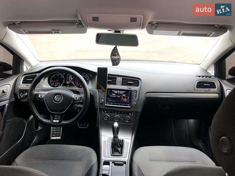 Універсал Volkswagen Golf 2013 в Мукачевому