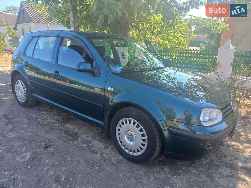 Хэтчбек Volkswagen Golf 1998 в Одессе