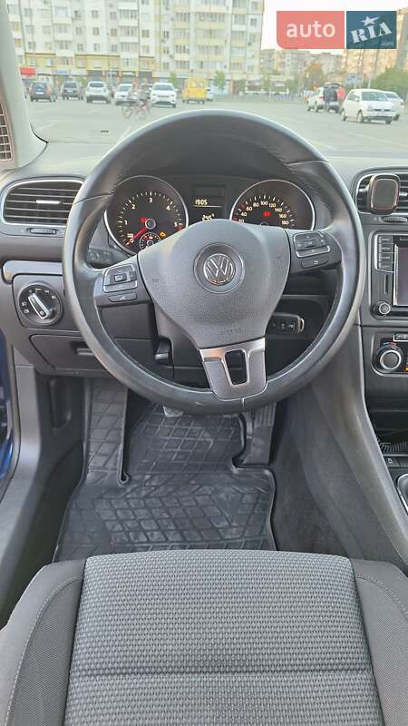 Хетчбек Volkswagen Golf 2010 в Івано-Франківську