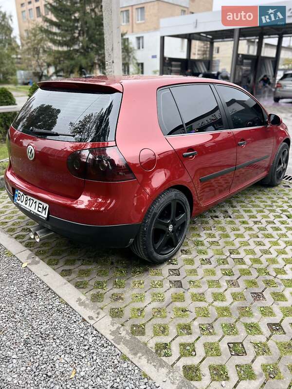 Хетчбек Volkswagen Golf 2004 в Тернополі