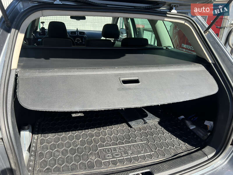 Універсал Volkswagen Golf 2011 в Шепетівці
