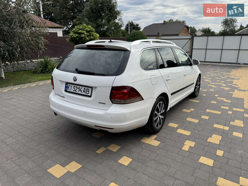 Универсал Volkswagen Golf 2010 в Киеве