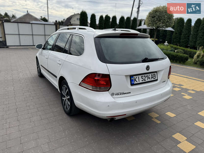 Универсал Volkswagen Golf 2010 в Киеве