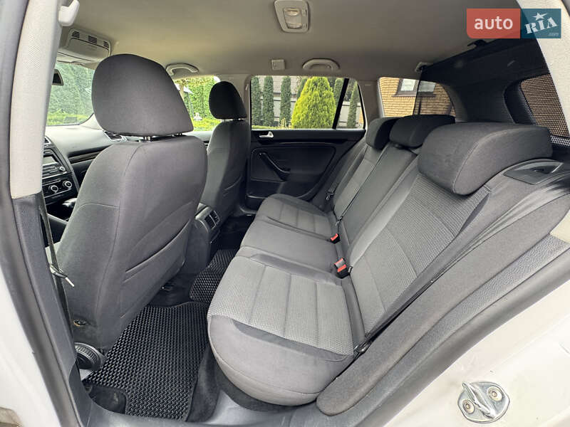 Универсал Volkswagen Golf 2010 в Киеве