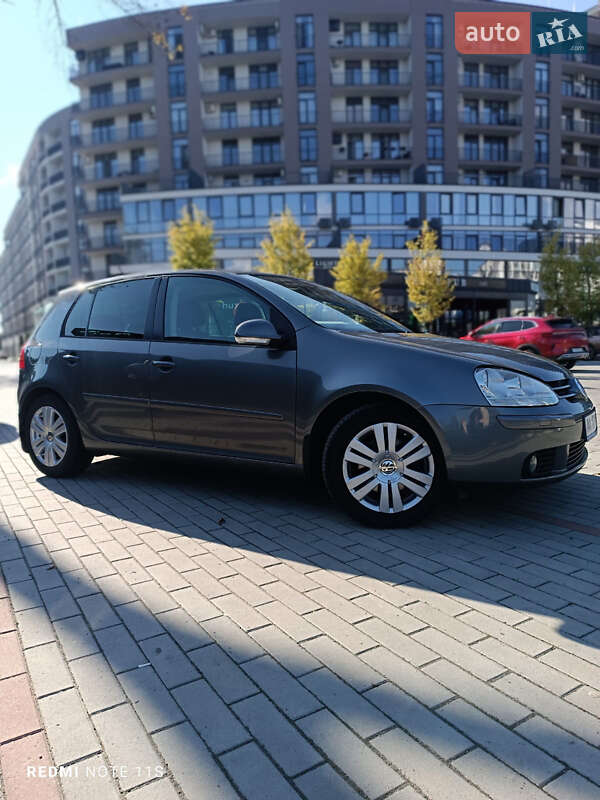 Хэтчбек Volkswagen Golf 2008 в Ужгороде