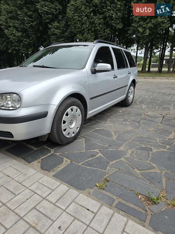 Універсал Volkswagen Golf 2003 в Сумах