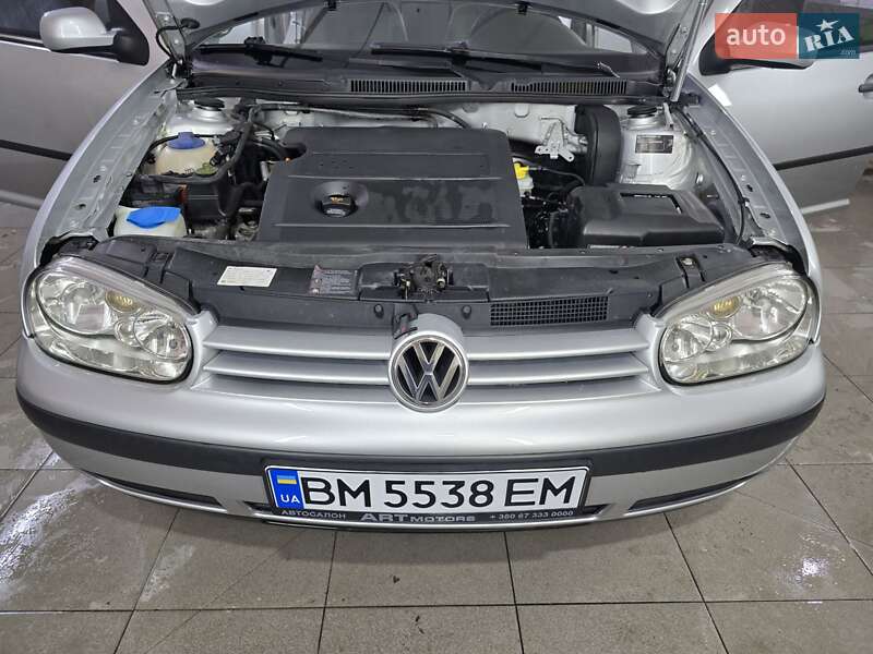 Універсал Volkswagen Golf 2003 в Сумах