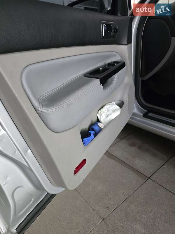 Універсал Volkswagen Golf 2003 в Сумах