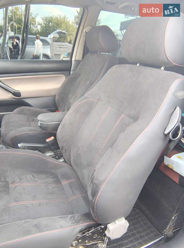 Хэтчбек Volkswagen Golf 2001 в Ивано-Франковске