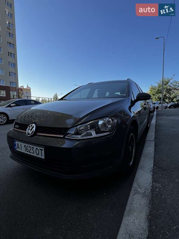 Универсал Volkswagen Golf 2015 в Вышгороде