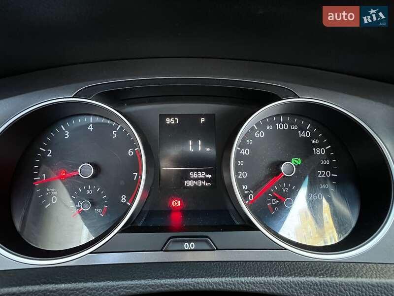 Универсал Volkswagen Golf 2015 в Вышгороде