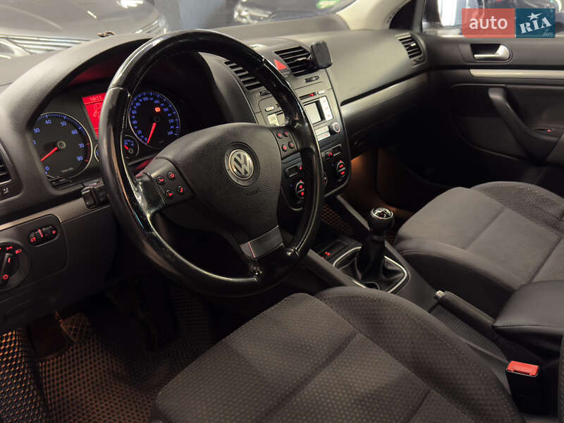 Универсал Volkswagen Golf 2007 в Николаеве