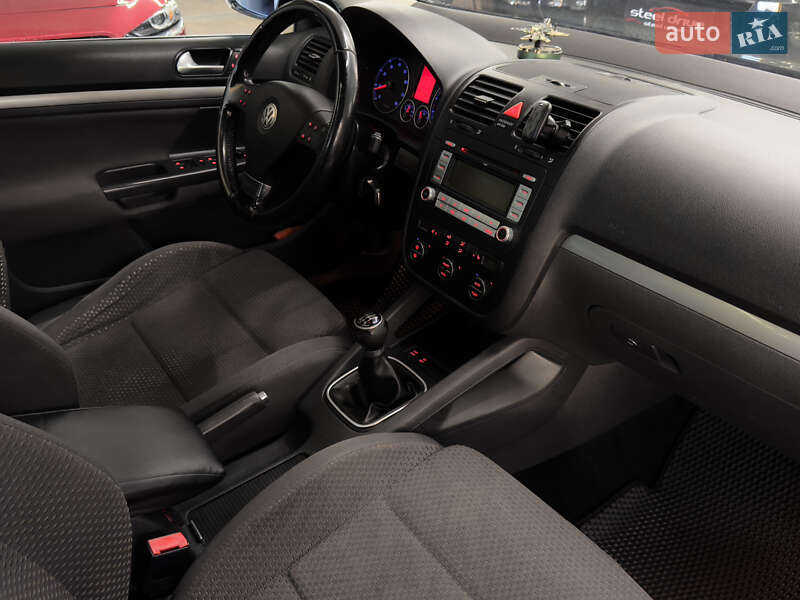 Универсал Volkswagen Golf 2007 в Николаеве