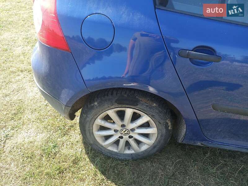 Хетчбек Volkswagen Golf 2004 в Бердичеві