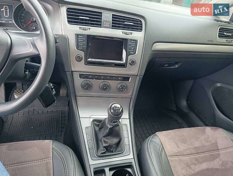 Универсал Volkswagen Golf 2014 в Иршаве