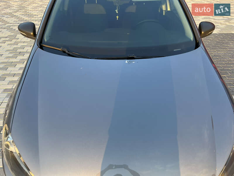 Хэтчбек Volkswagen Golf 2010 в Львове