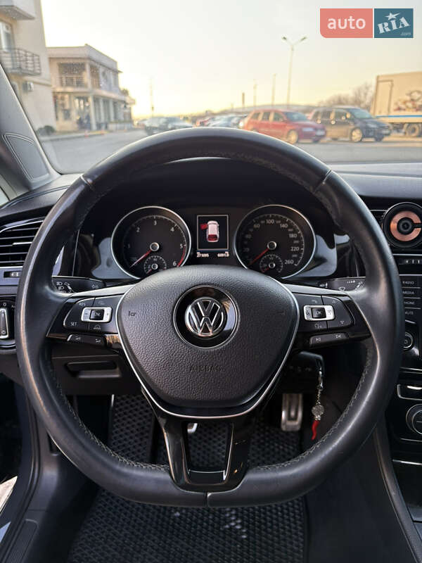 Универсал Volkswagen Golf 2016 в Ужгороде