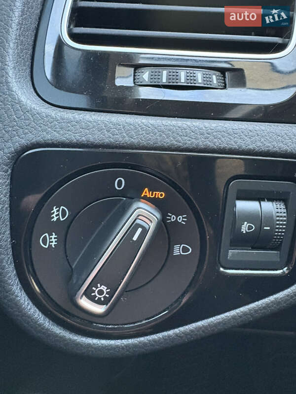 Универсал Volkswagen Golf 2016 в Ужгороде