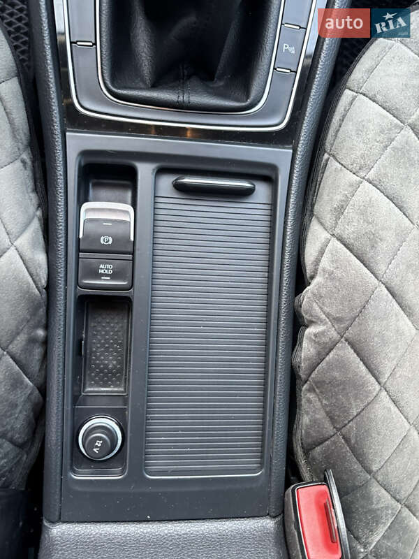 Универсал Volkswagen Golf 2016 в Ужгороде